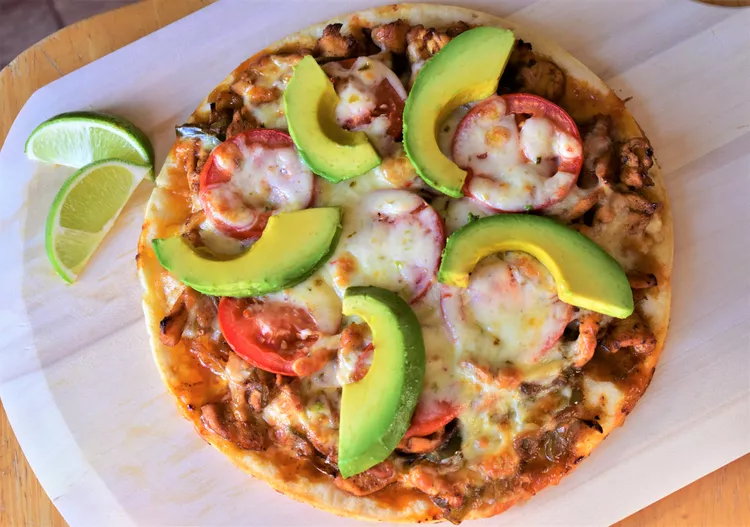 Chicken Fajita Cauliflower Pizza